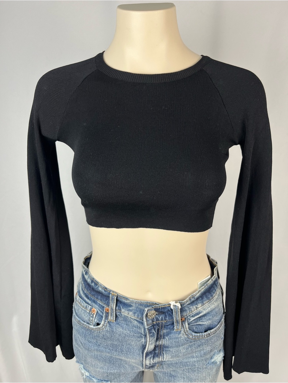 Olivaceous Black Ribbed Long Sleeve Crop Top